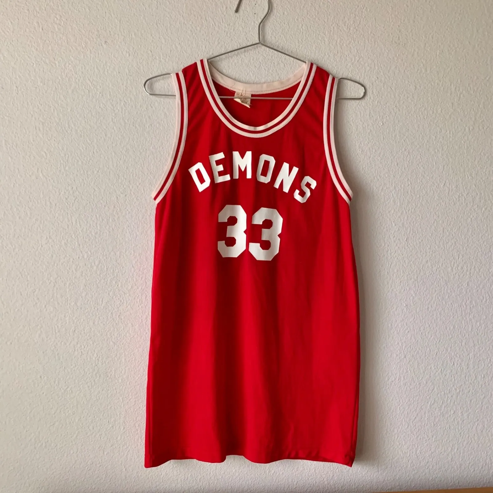 True vintage 1970s red basketball uniform - jersey and shorts demons number 33 - Image 5